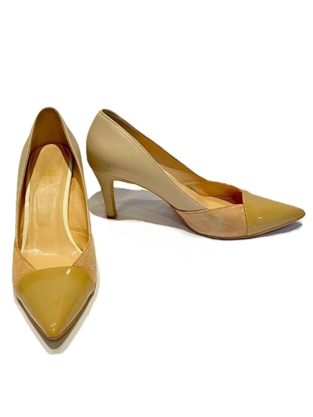 EIZO Beige Patent Leather and Suede Pumps, size 23.5 (6.5)